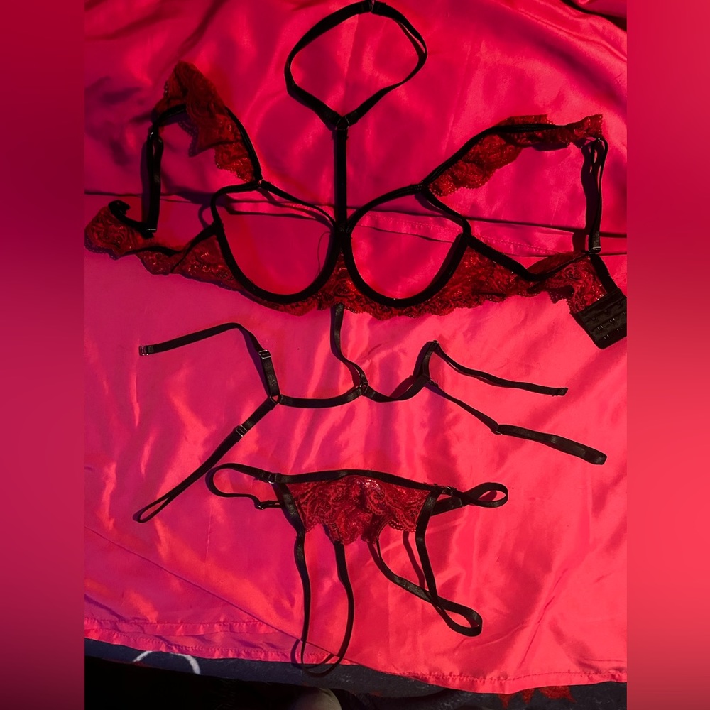 Red Foral Cut-out Lingerie With Connecting Neck Choker